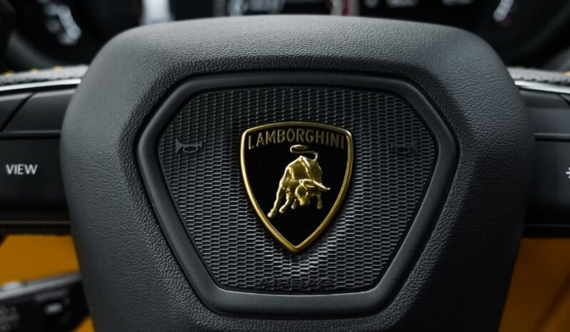 
								Lamborghini Urus full									