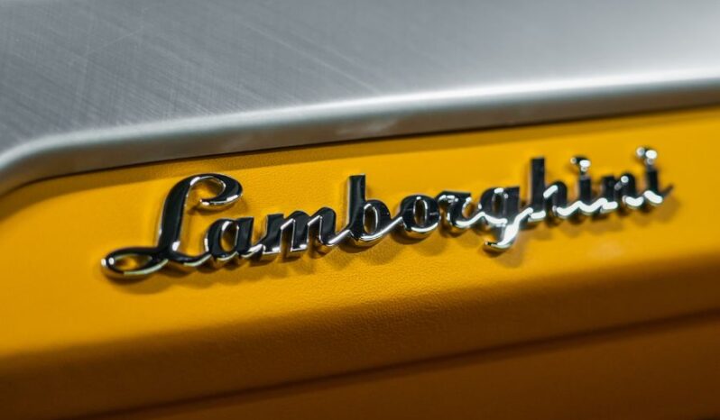 
								Lamborghini Urus full									