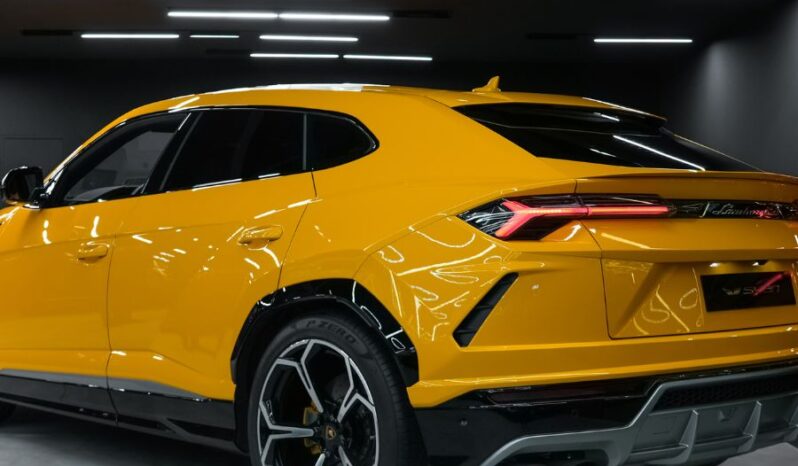 
								Lamborghini Urus full									