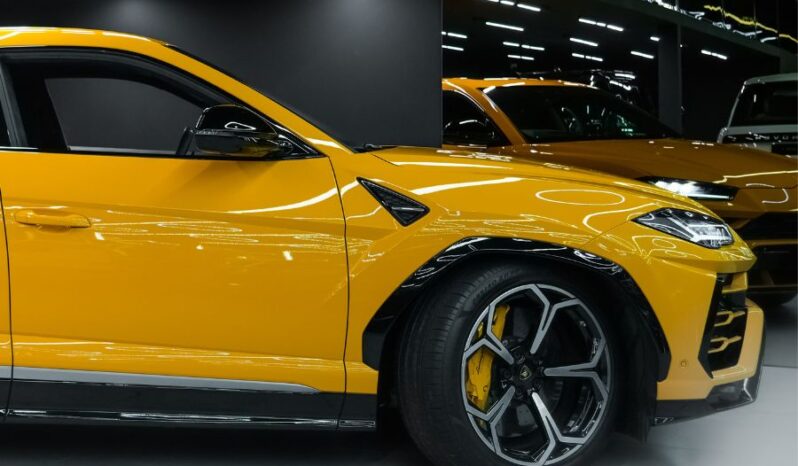 
								Lamborghini Urus full									