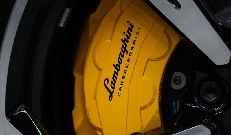 
								Lamborghini Urus full									