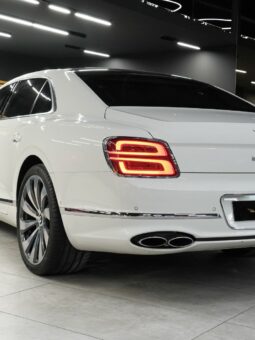 
										Bentley Flying Spur Standard full									