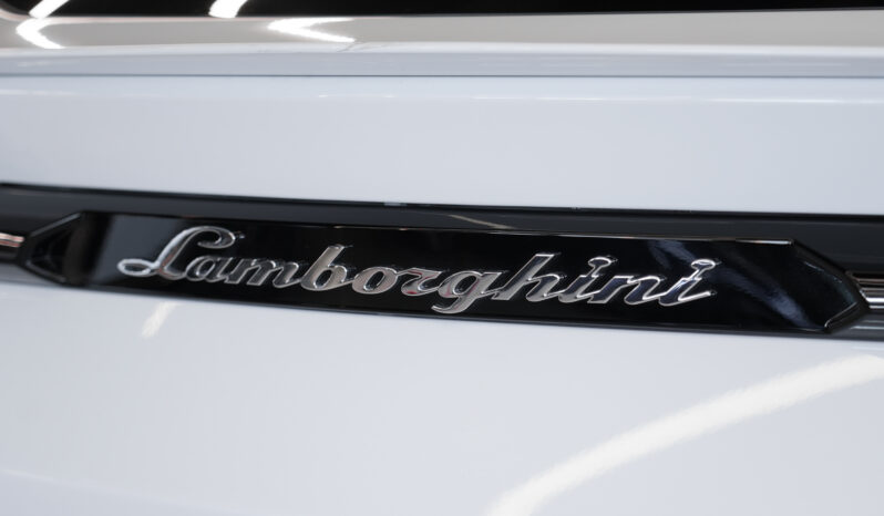 
								Lamborghini Urus full									