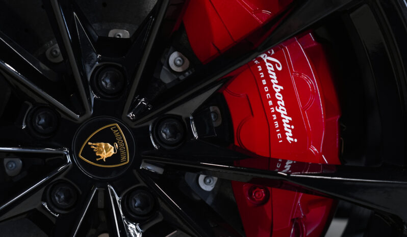 
								Lamborghini Urus full									