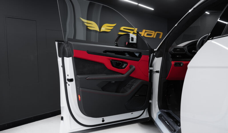 
								Lamborghini Urus full									