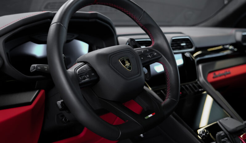 
								Lamborghini Urus full									