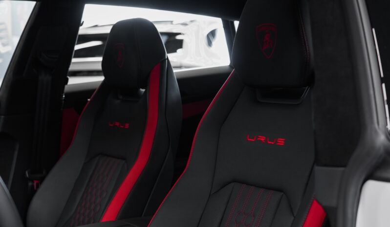 
								Lamborghini Urus full									