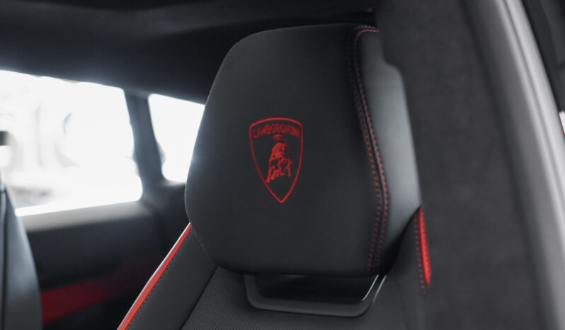 
								Lamborghini Urus full									