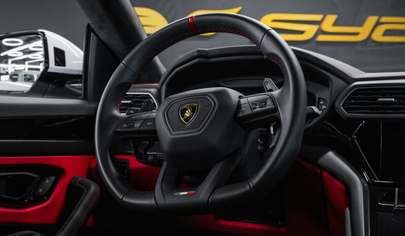 
								Lamborghini Urus full									