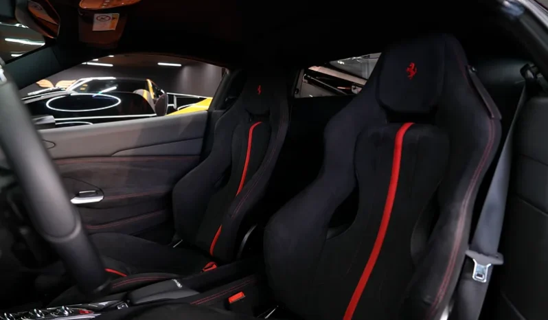 
								Ferrari F8 Tributo full									