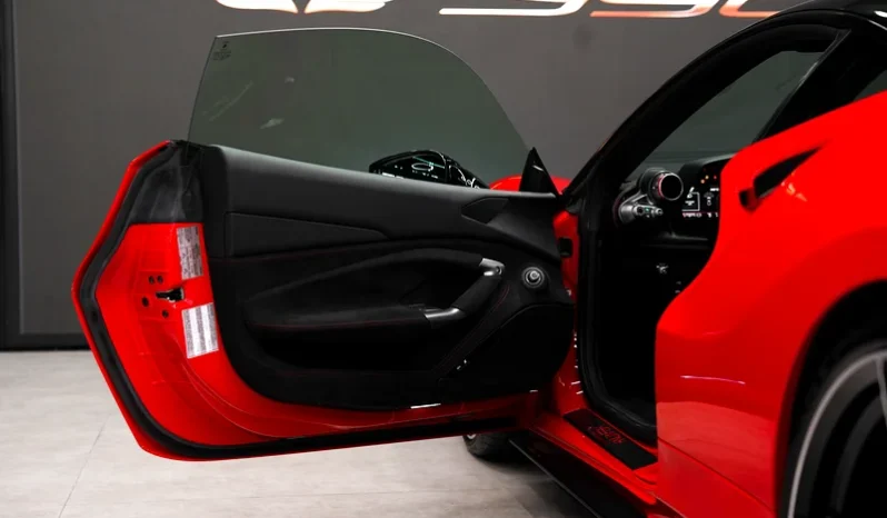 
								Ferrari F8 Tributo full									