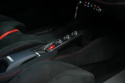 
										Ferrari F8 Tributo full									